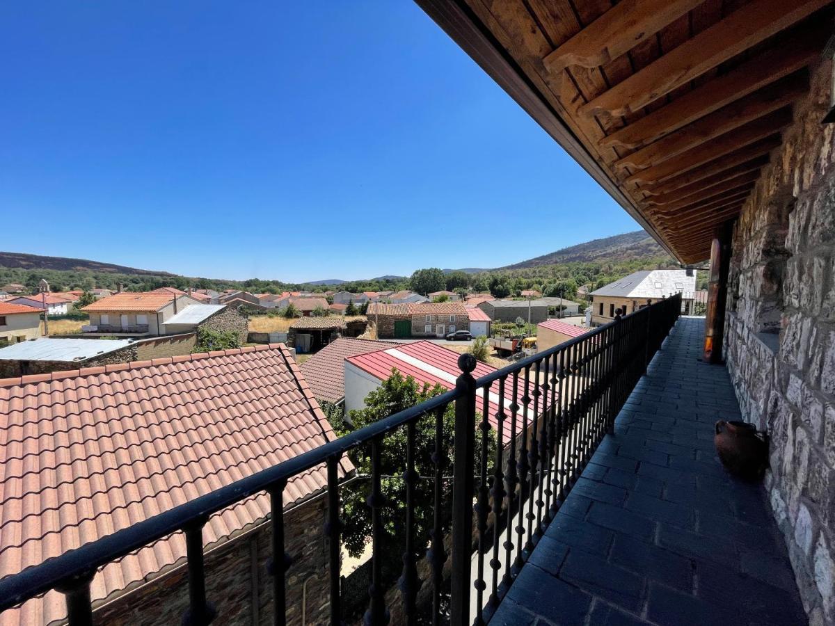 La Guarida De La Lleira Hotel Ferreras de Arriba Luaran gambar