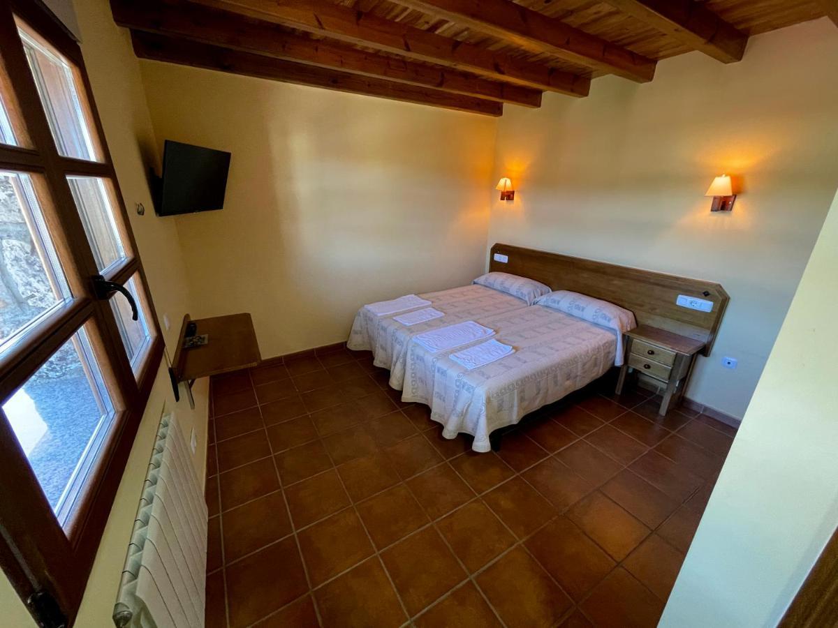 La Guarida De La Lleira Hotel Ferreras de Arriba Luaran gambar