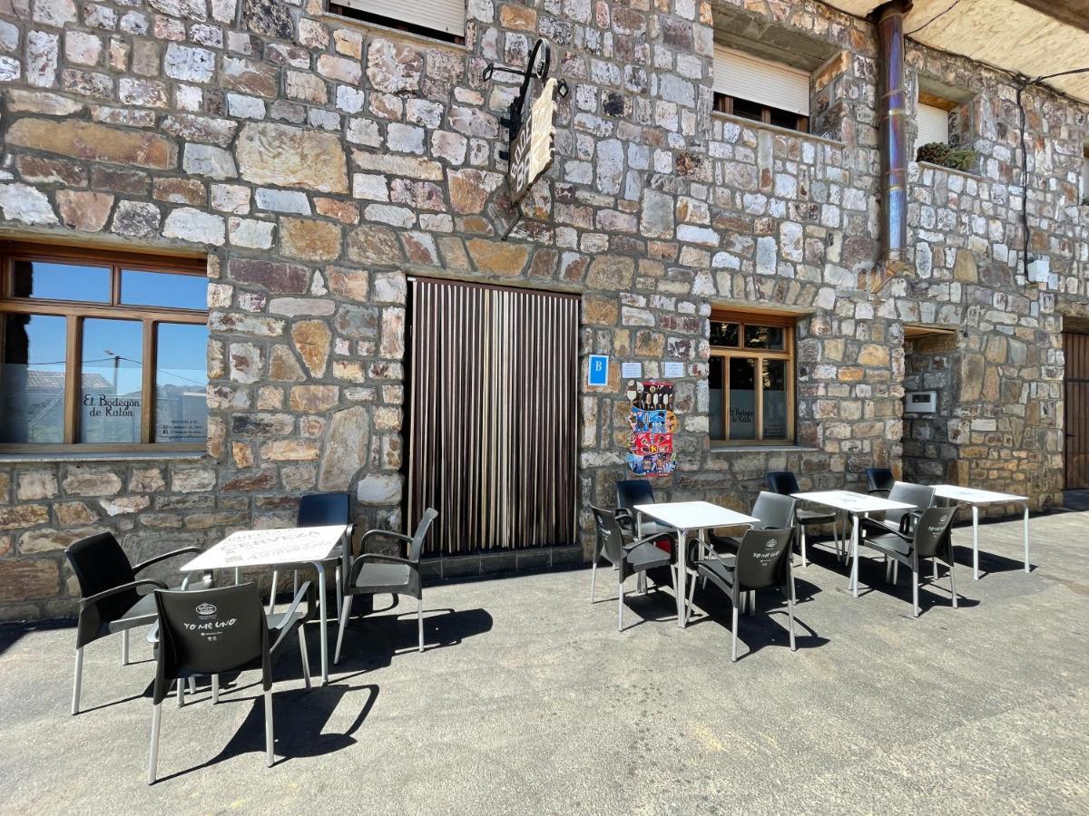 La Guarida De La Lleira Hotel Ferreras de Arriba Luaran gambar