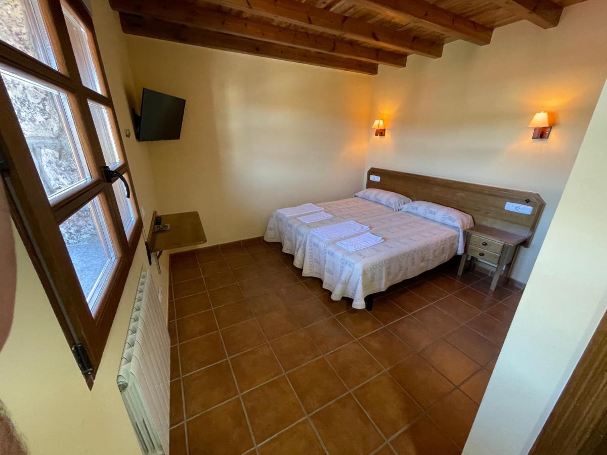 La Guarida De La Lleira Hotel Ferreras de Arriba Luaran gambar