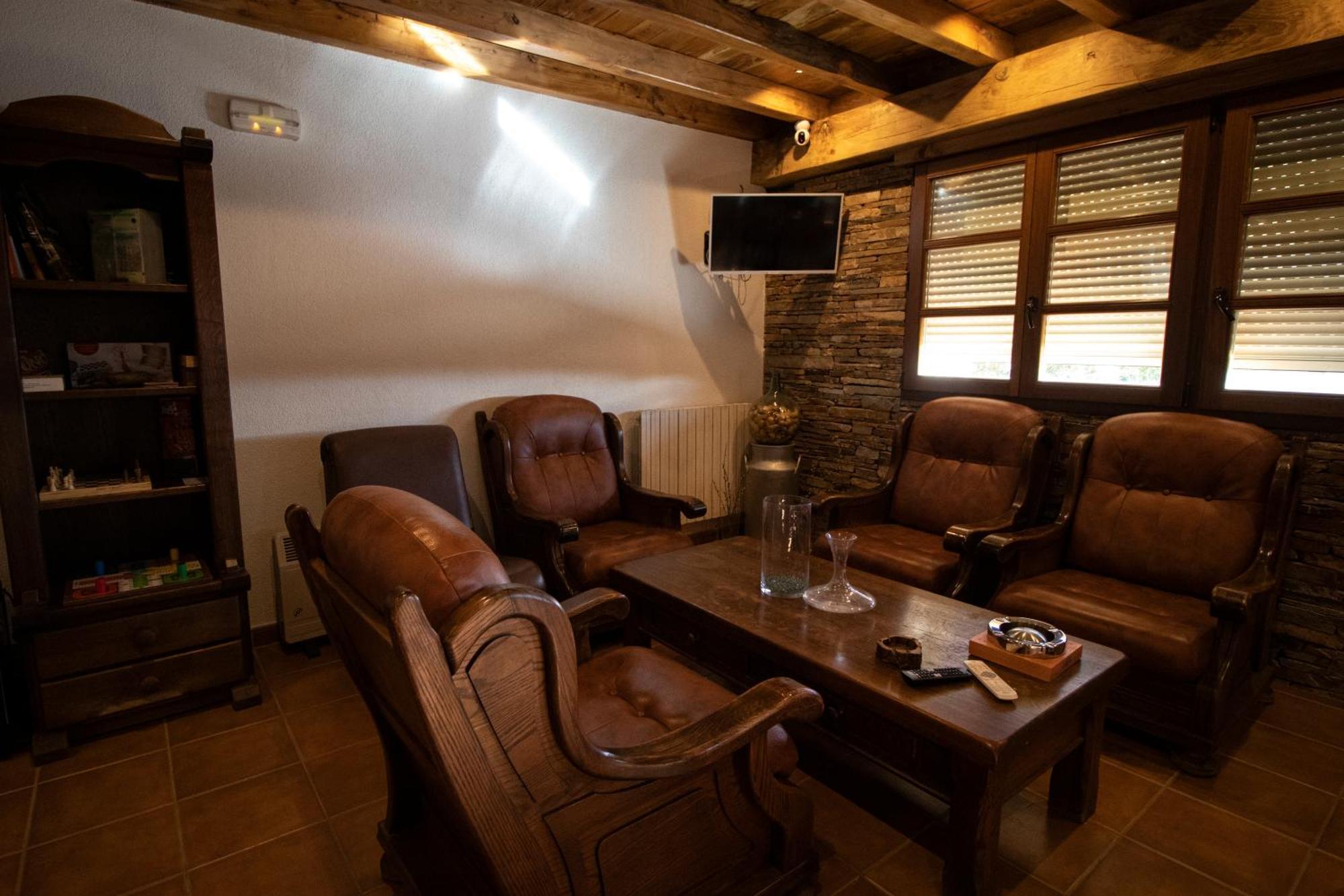 La Guarida De La Lleira Hotel Ferreras de Arriba Luaran gambar