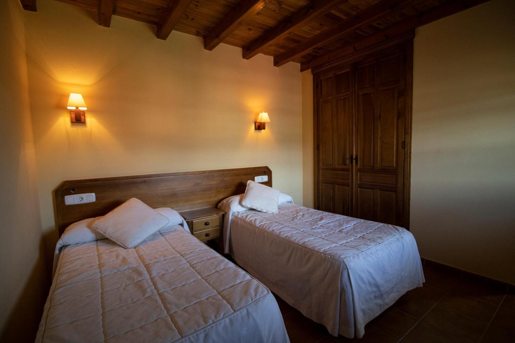 La Guarida De La Lleira Hotel Ferreras de Arriba Luaran gambar