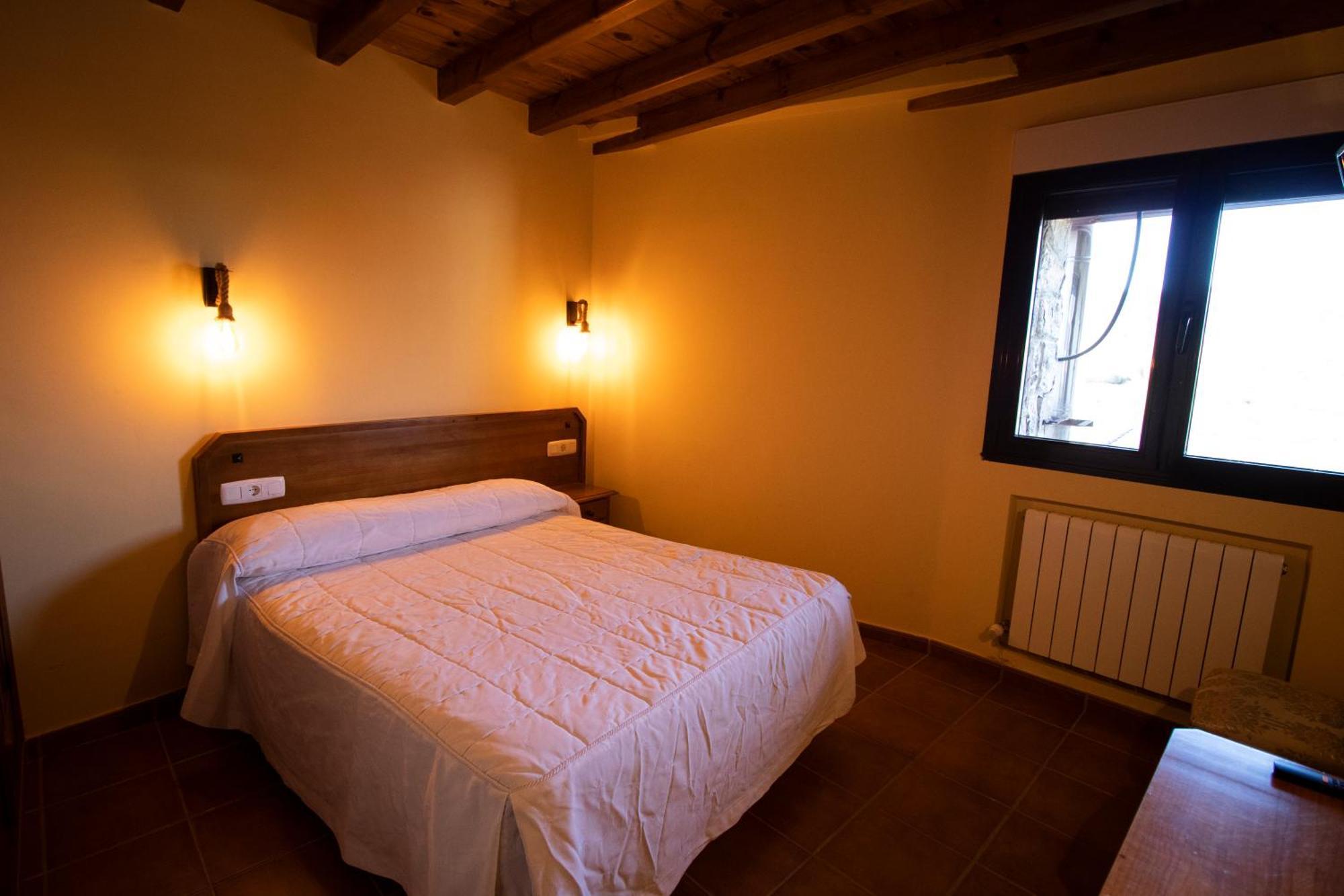 La Guarida De La Lleira Hotel Ferreras de Arriba Luaran gambar
