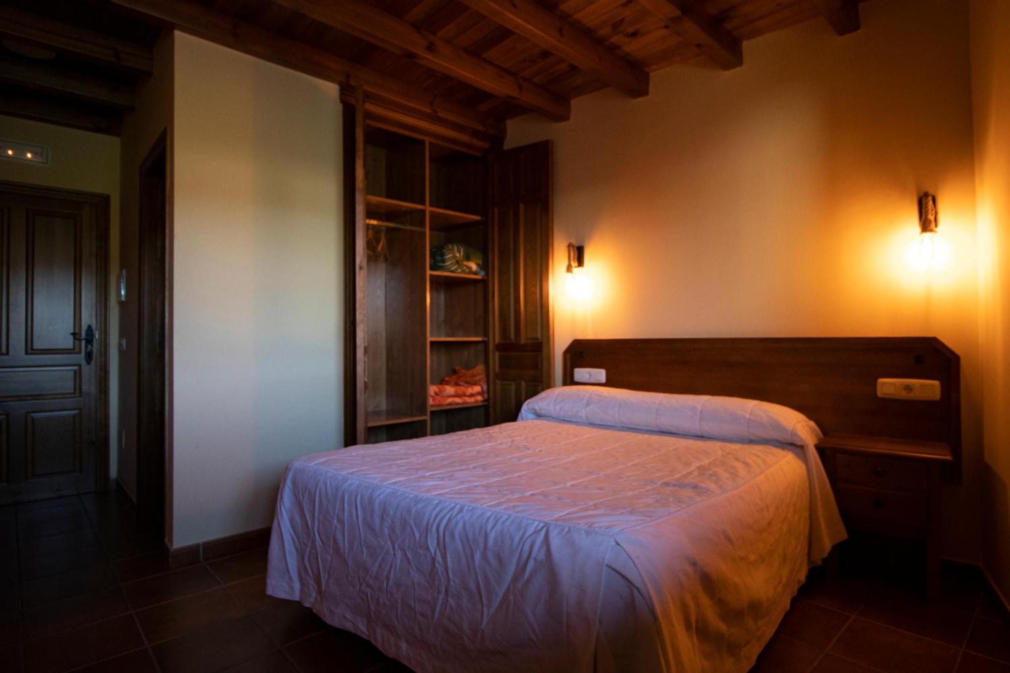 La Guarida De La Lleira Hotel Ferreras de Arriba Luaran gambar