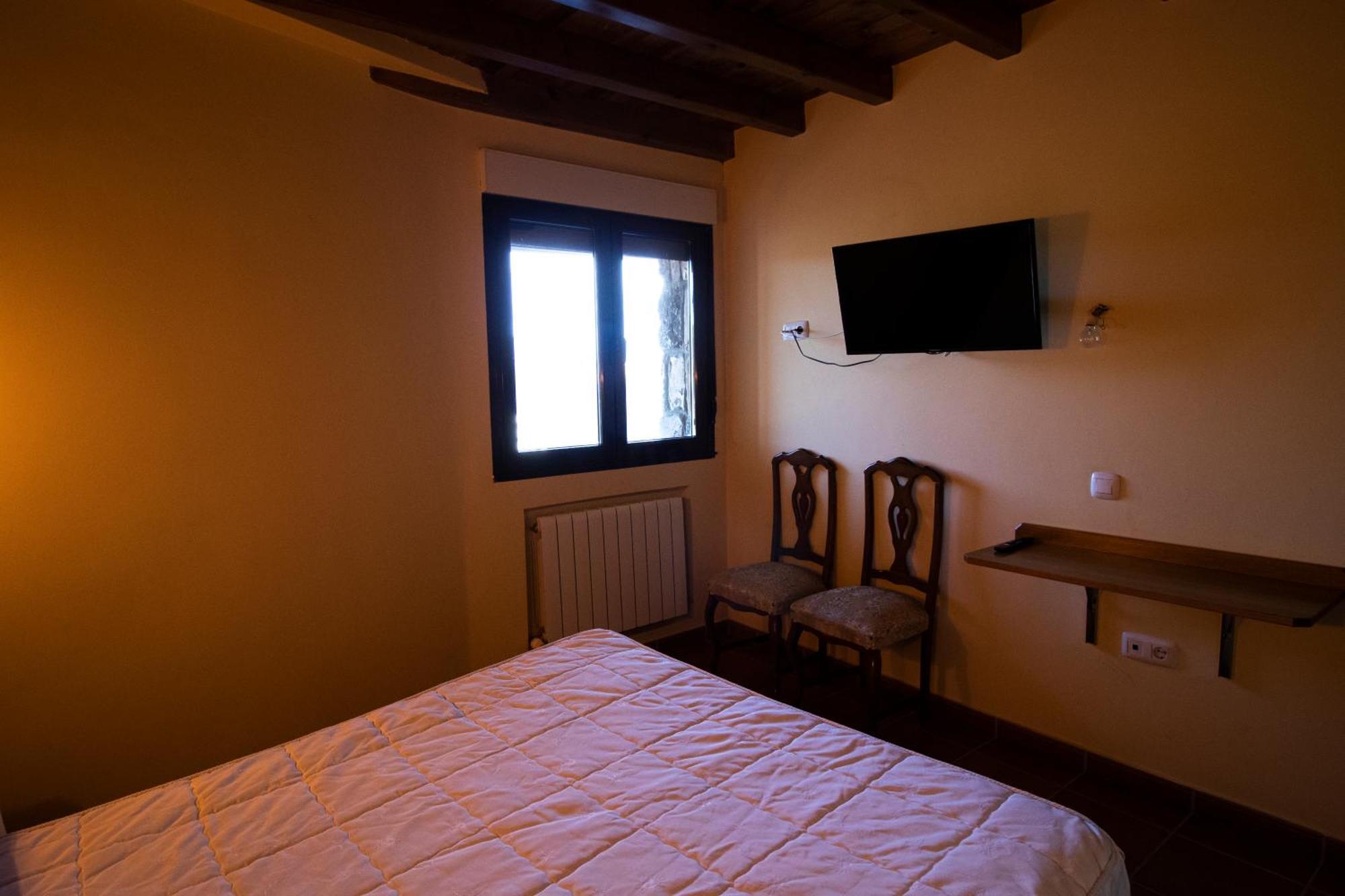 La Guarida De La Lleira Hotel Ferreras de Arriba Luaran gambar