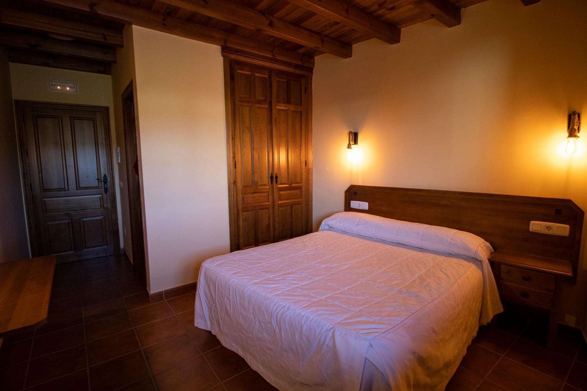 La Guarida De La Lleira Hotel Ferreras de Arriba Luaran gambar