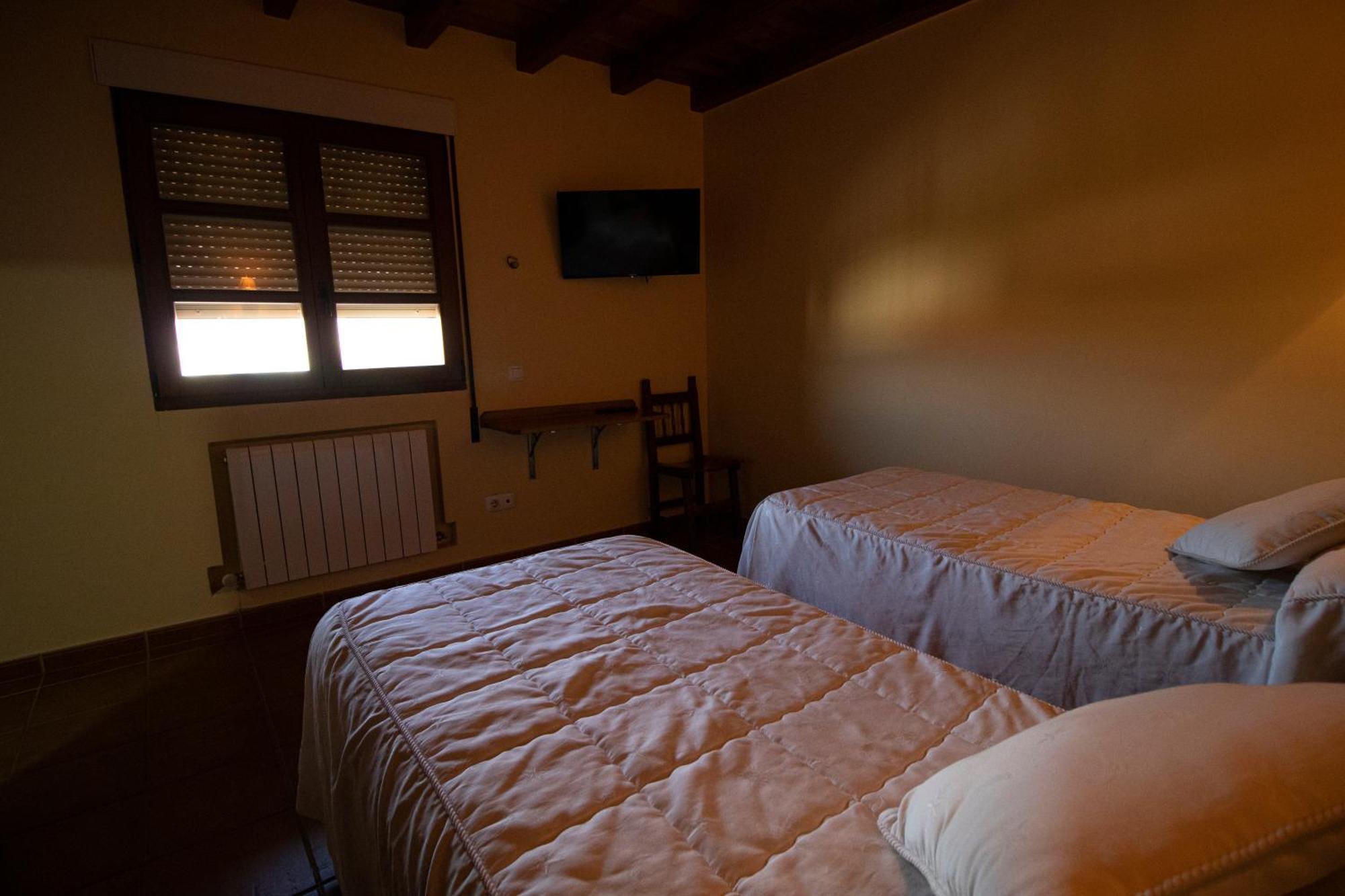 La Guarida De La Lleira Hotel Ferreras de Arriba Luaran gambar